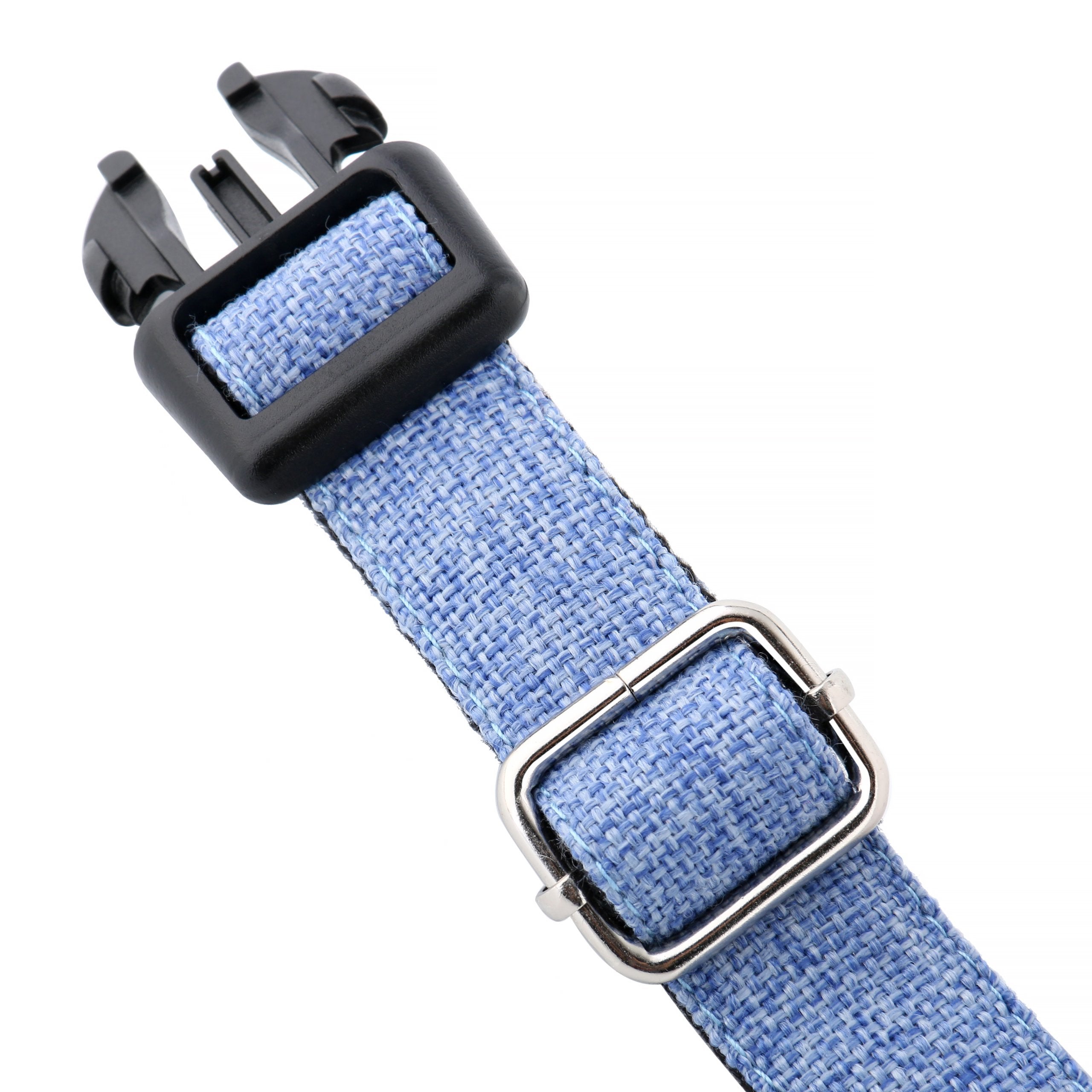 hellblaues halsband aus bambus und hanf detail verschluss